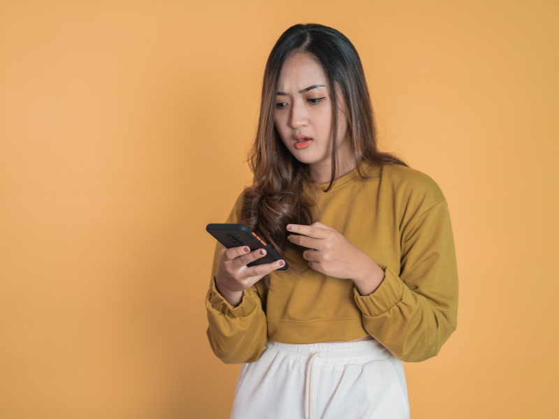 1. Misturar WhatsApp corporativo com o pessoal